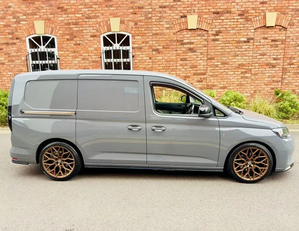 Used VW Caddy Maxi Pro 122 HP (89 kW) 2021 Grey MPV