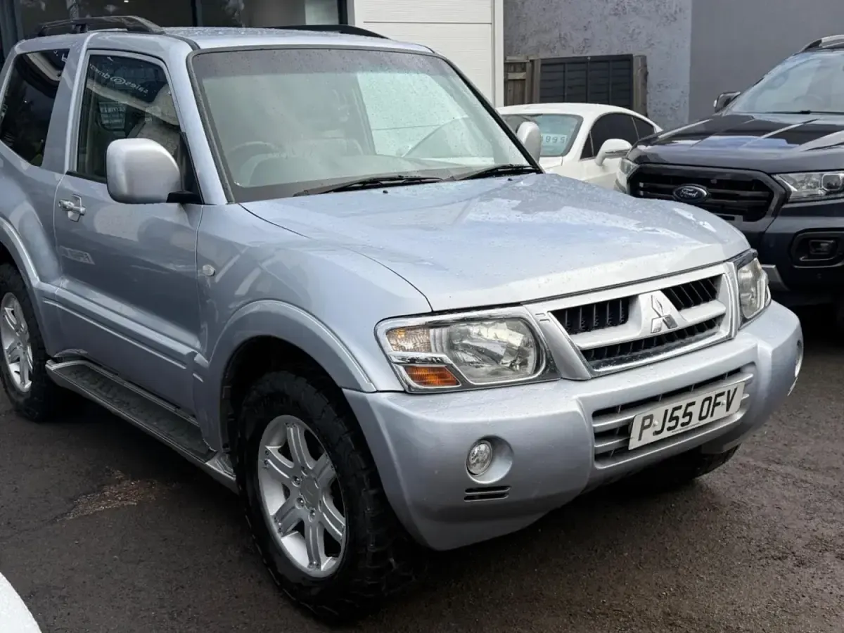 Usado Mitsubishi Shogun Warrior 2006 Prateado SUV