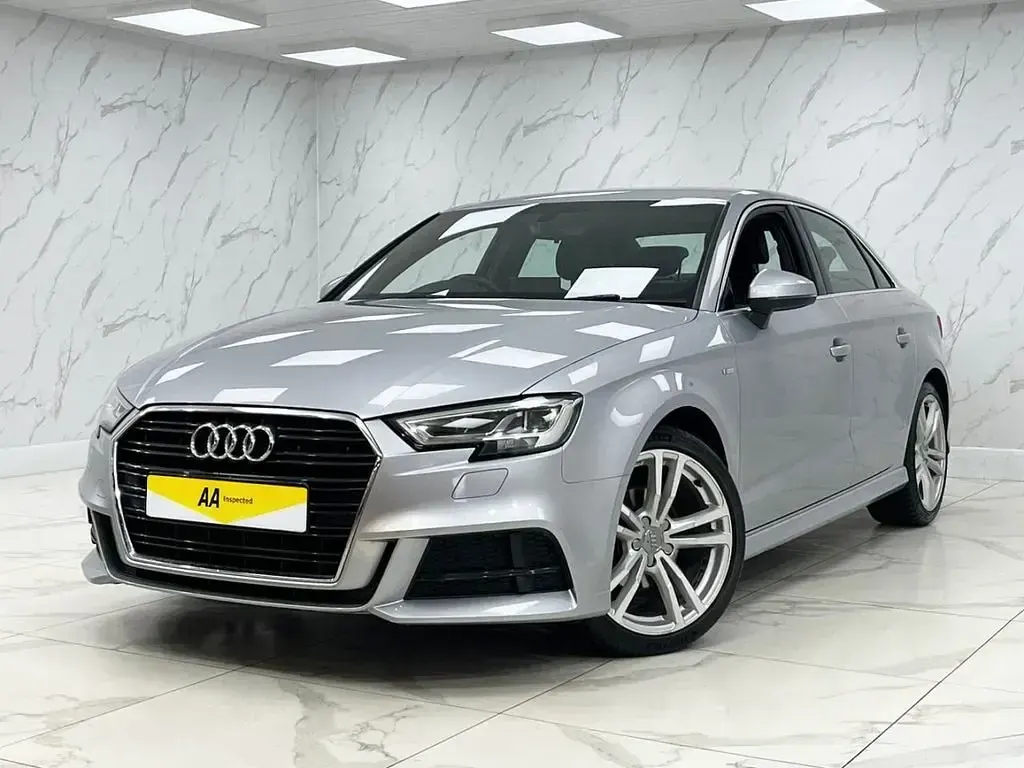 Usado Audi A3 S-Line 150 HP (110 kW) 2016 Prateado Sedan