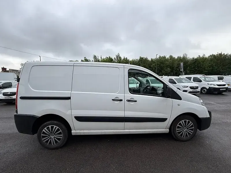Used Peugeot Expert 90 HP (66 kW) 2016 White Van