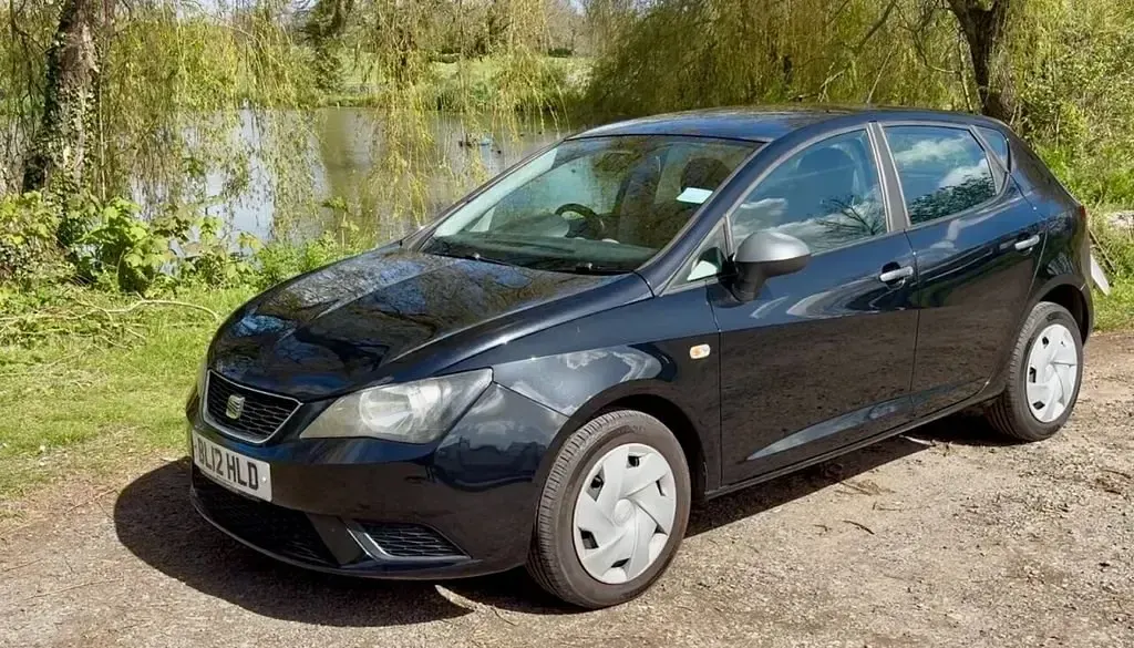 Usado Seat Ibiza 105 HP (77 kW) 2012 Preto Citadino