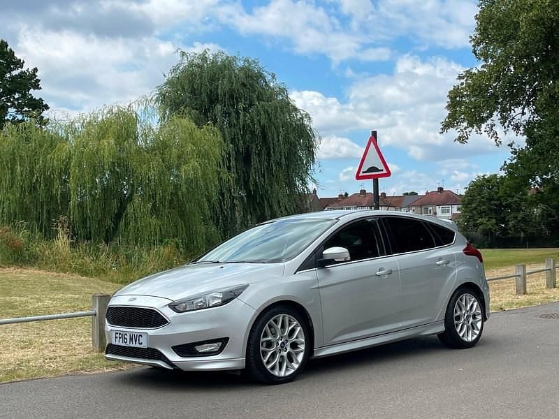 Used Ford Focus Zetec 2016 Silver Hatchback