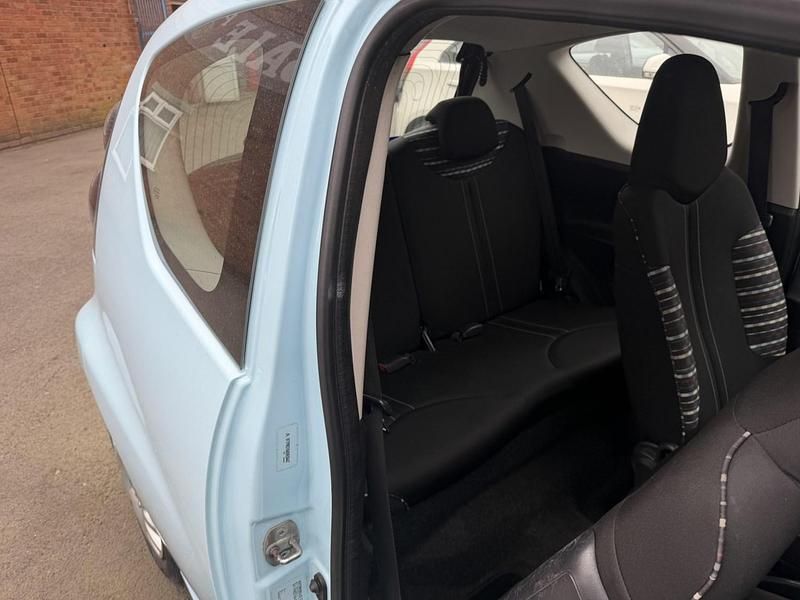 Usado Citroën C1 VTR Sport 68 HP (50 kW) 2012 Azul Citadino