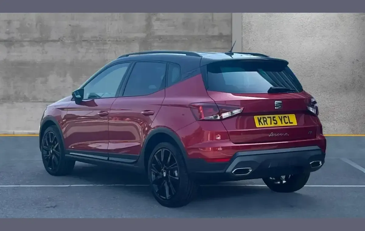 New Seat Arona Black Edition 115 HP (84 kW) 2025 Red SUV