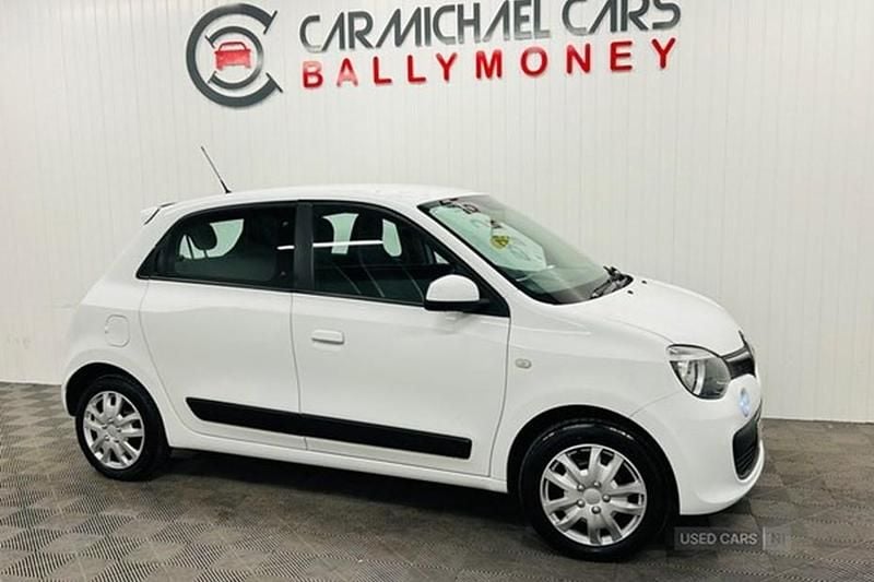 White Used 2015 Renault Twingo Play Hatchback | £2,990 (Good price) - Image 1/1