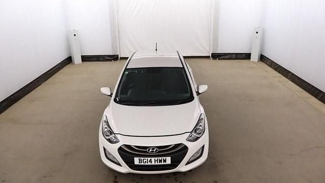 Used Hyundai i30 Active 110 HP (80 kW) 2014 White Hatchback