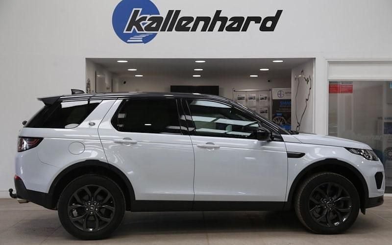 White Used 2018 Land Rover Discovery Sport Landmark SUV | £16,750 (Fair price) - Image 1/4