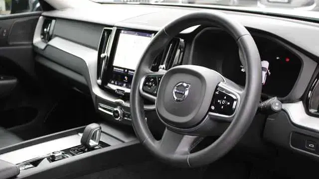 Used Volvo XC60 Plus 197 HP (144 kW) 2023 White SUV