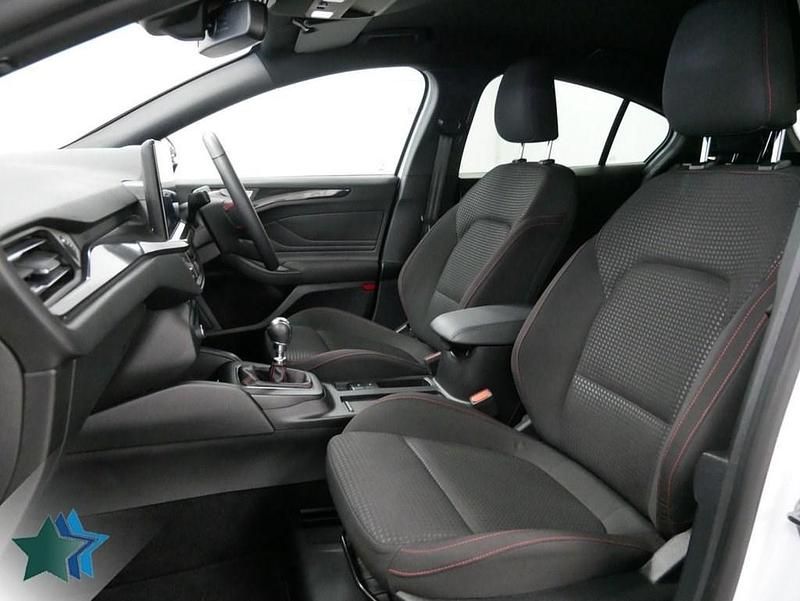 Used Ford Focus ST-Line 155 HP (114 kW) 2023 White Hatchback