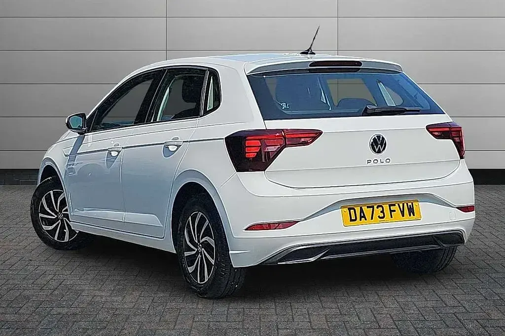 Used VW Polo Life 95 HP (69 kW) 2023 White Hatchback