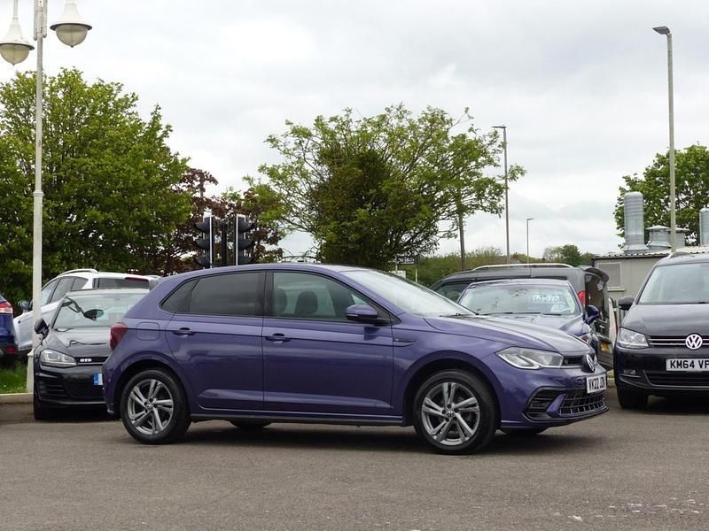Ultra violet purple Used 2022 VW Polo R-line Hatchback | £16,975 (Fair price) - Image 1/4