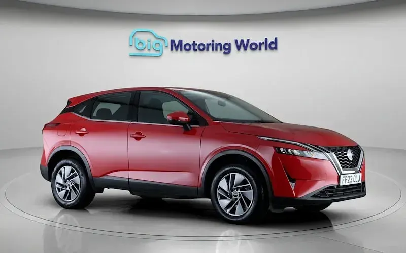 Used Nissan Qashqai Acenta Premium 140 HP (102 kW) 2023 Red SUV