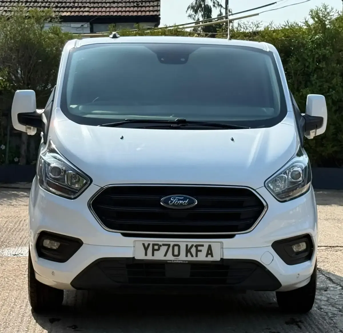 Used Ford Transit Custom Limited 130 HP (95 kW) 2021 White Van