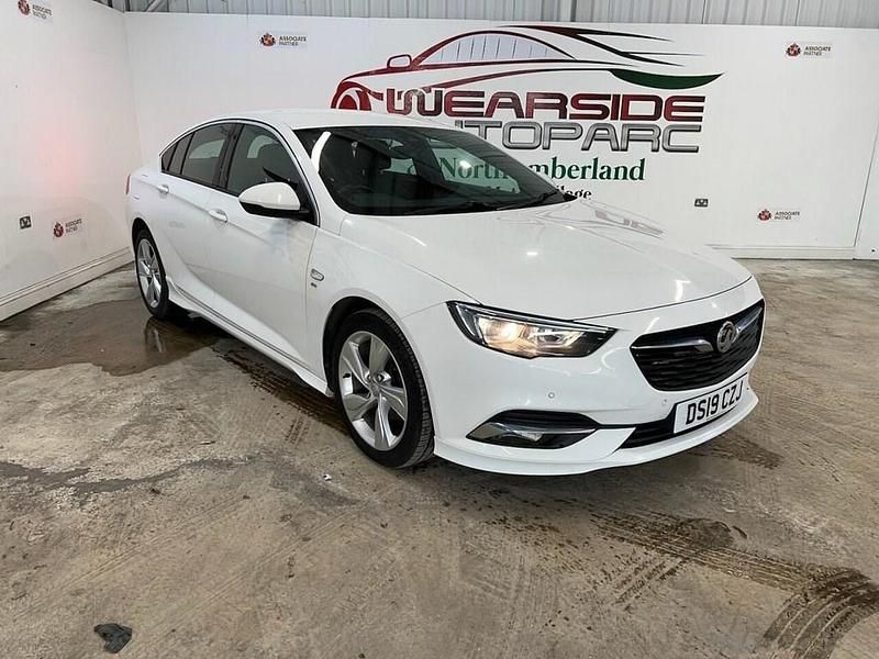 White Used 2019 Vauxhall Insignia Sport Hatchback | £10,999 (Fair price) - Image 1/4