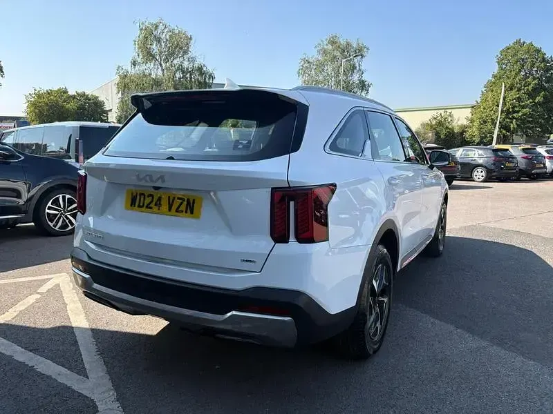 Used Kia Sorento 2024 White SUV