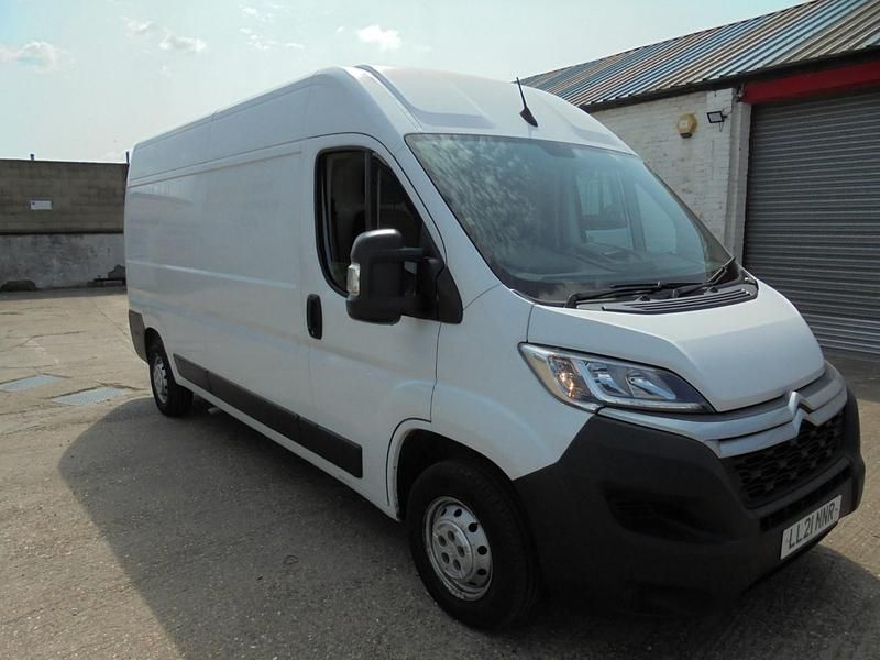 White Used 2021 Citroën Relay Van | £8,995 (Fair price) - Image 1/4