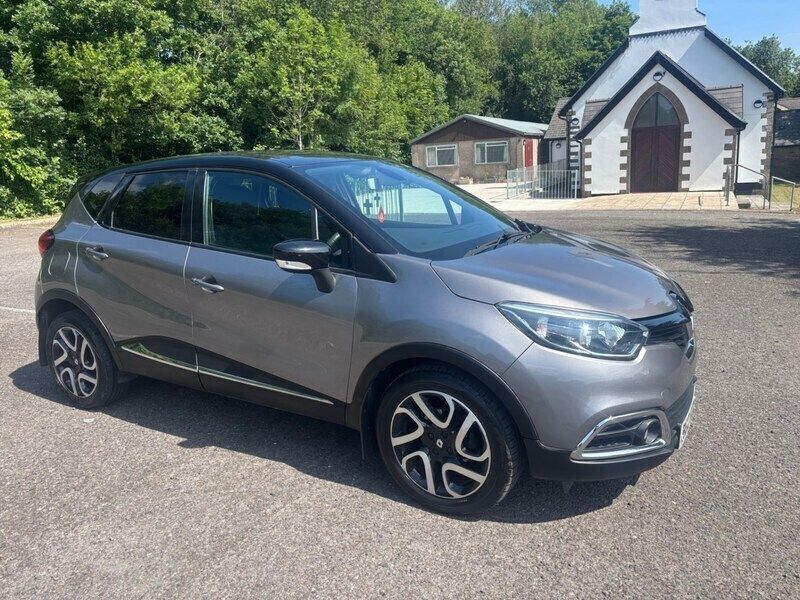 Grey Used 2016 Renault Captur Dynamique SUV | £5,590 (Super price) - Image 1/4