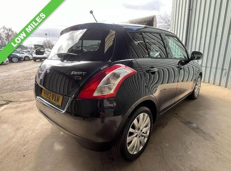 Used Suzuki Swift SZ4 94 HP (69 kW) 2012 Black Hatchback