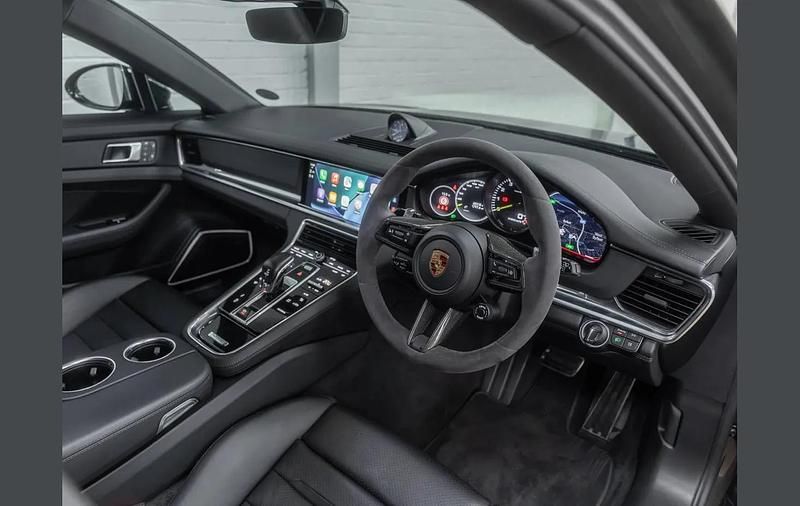 Used Porsche Panamera Sport Turismo 456 HP (335 kW) 2022 Green Estate