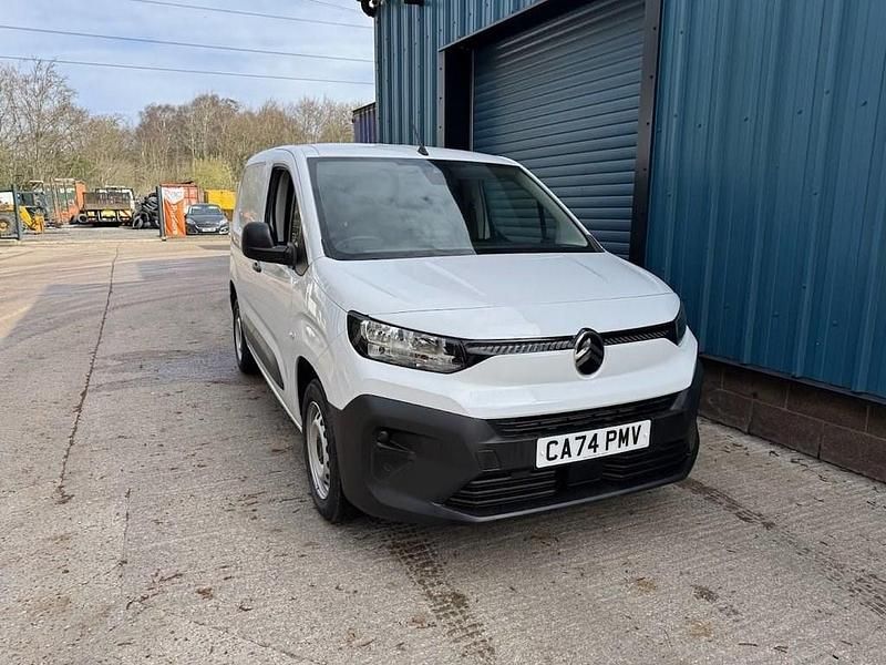 Used Citroën Berlingo 100 HP (73 kW) 2024 White MPV