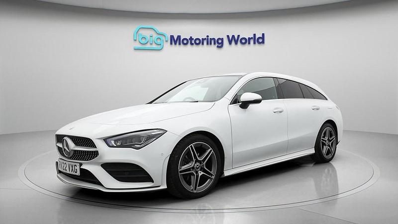 Used Mercedes CLA180 Shooting Brake AMG line 136 HP (100 kW) 2022 White Estate