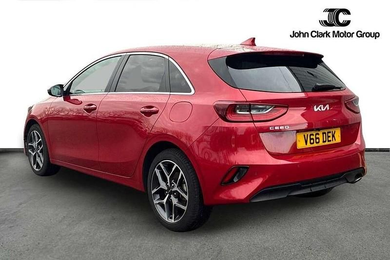 Used Kia Ceed 158 HP (116 kW) 2024 Red Hatchback