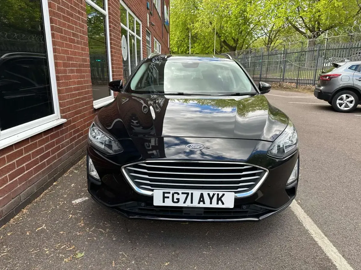 Second-hand Ford Focus Zetec 125 CP (91 kW) 2021 Negru Break