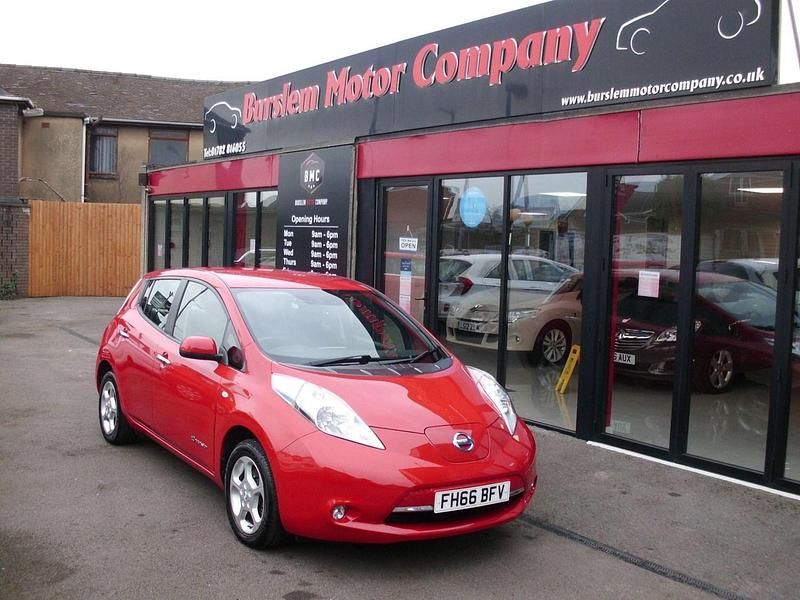 Red Used 2016 Nissan Leaf Acenta Hatchback | £5,995 (Expensive) - Image 1/4