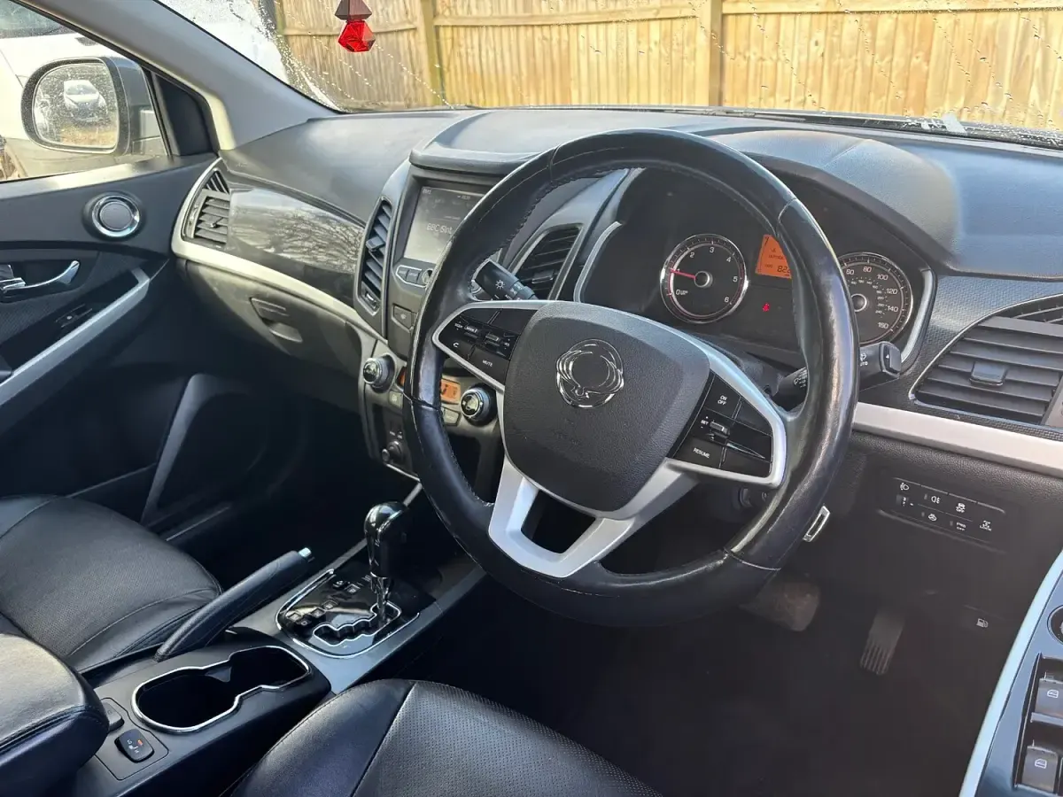 Used SsangYong Korando 178 HP (130 kW) 2018 Grey Estate