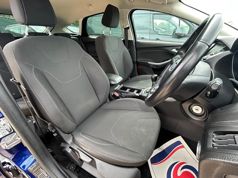 Used Ford Focus Zetec 2016 Blue Hatchback