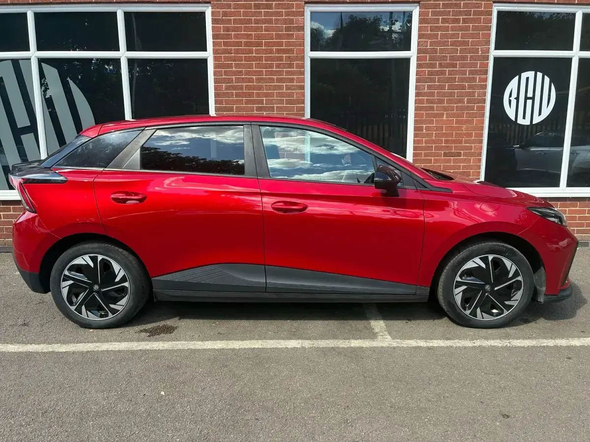 Used MG MG4 EV SE 319 kW (435 HP) 2022 Red Hatchback