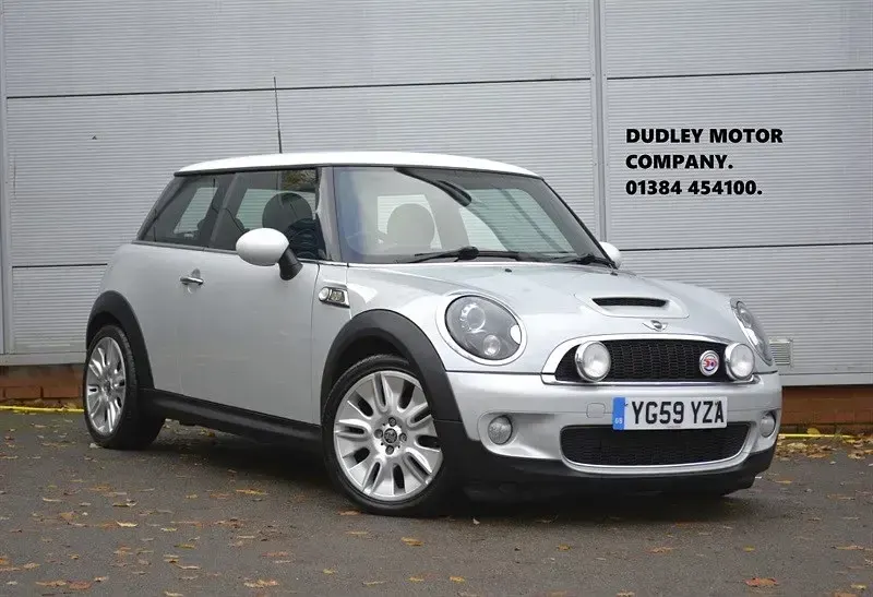 Usado Mini Cooper S Hatch 175 HP (128 kW) 2009 Prateado Citadino