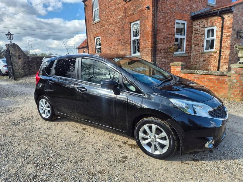 Used Nissan Note Tekna 90 HP (66 kW) 2013 Black Hatchback