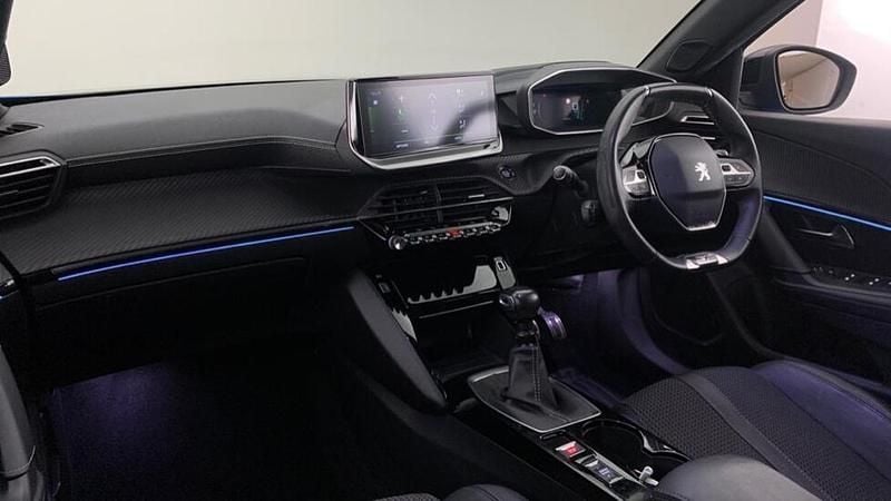 Second-hand Peugeot 2008 GT 129 CP (94 kW) 2022 Albastru SUV
