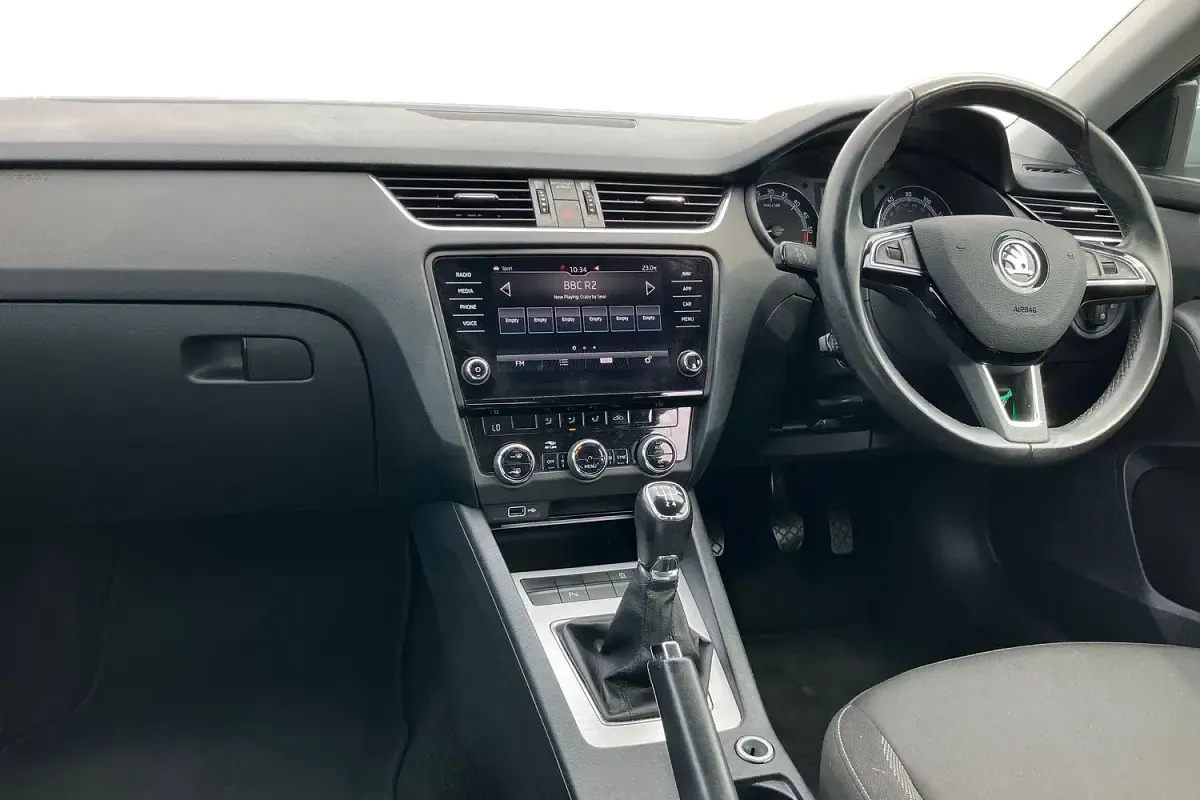Used Skoda Octavia SE Technology 116 HP (85 kW) 2018 Silver Hatchback