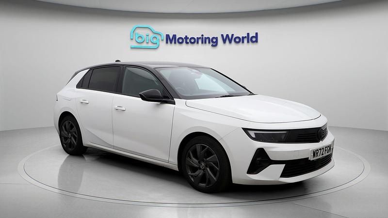 White Used 2022 Vauxhall Astra GS Line Hatchback | £15,100 (Fair price) - Image 1/4