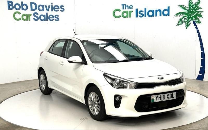 Used Kia Rio 99 HP (72 kW) 2019 White Hatchback