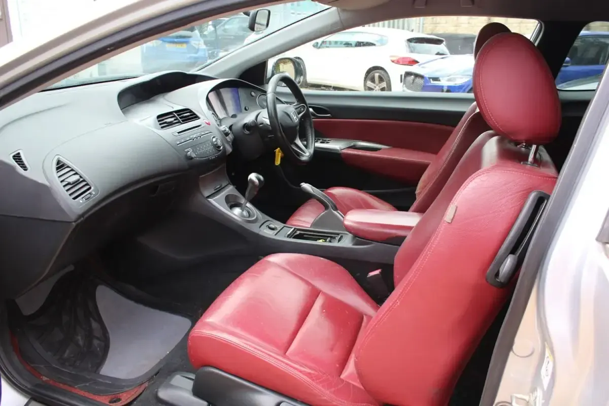 Begagnad Honda Civic Type S 2011 Silver Halvkombi