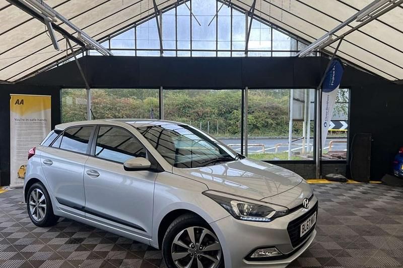 Silver Used 2018 Hyundai i20 Premium Hatchback | £8,295 (Super price) - Image 1/1