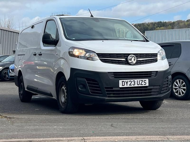 Used Vauxhall Vivaro 100 HP (73 kW) 2023 White MPV