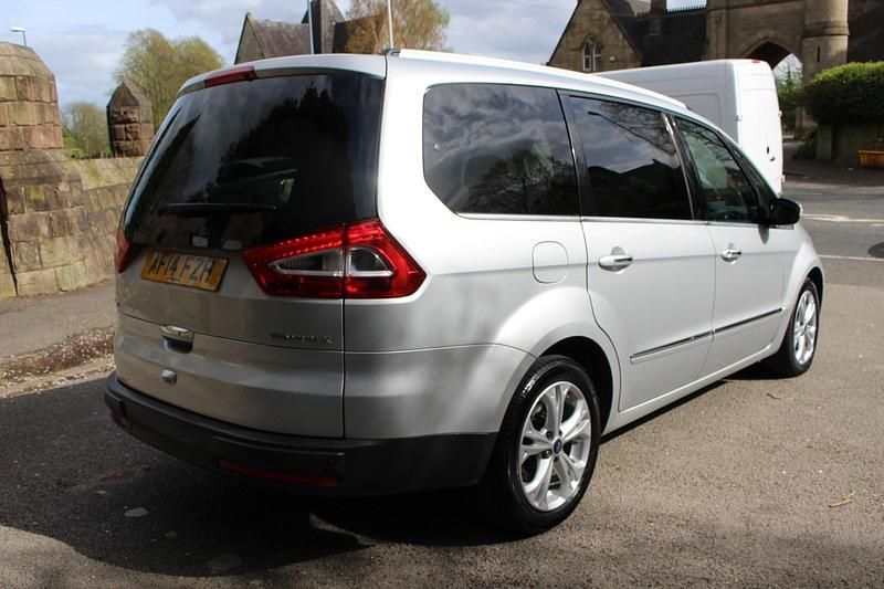 Usado Ford Galaxy Titanium X 163 HP (119 kW) 2014 Prateado Monovolume