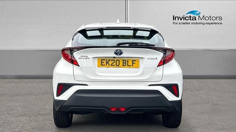 Used Toyota C-HR 122 HP (89 kW) 2020 White SUV