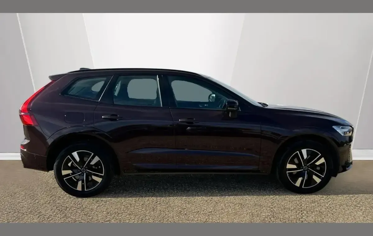 Used Volvo XC60 Plus 247 HP (181 kW) 2025 Red SUV