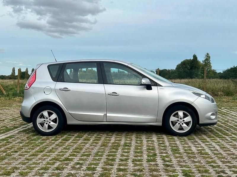 Used Renault Scénic III Dynamique 105 HP (77 kW) 2010 Silver MPV
