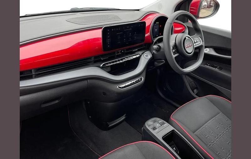 Second-hand Fiat 500e Red 86 kW (118 CP) 2022 Gri Hatchback