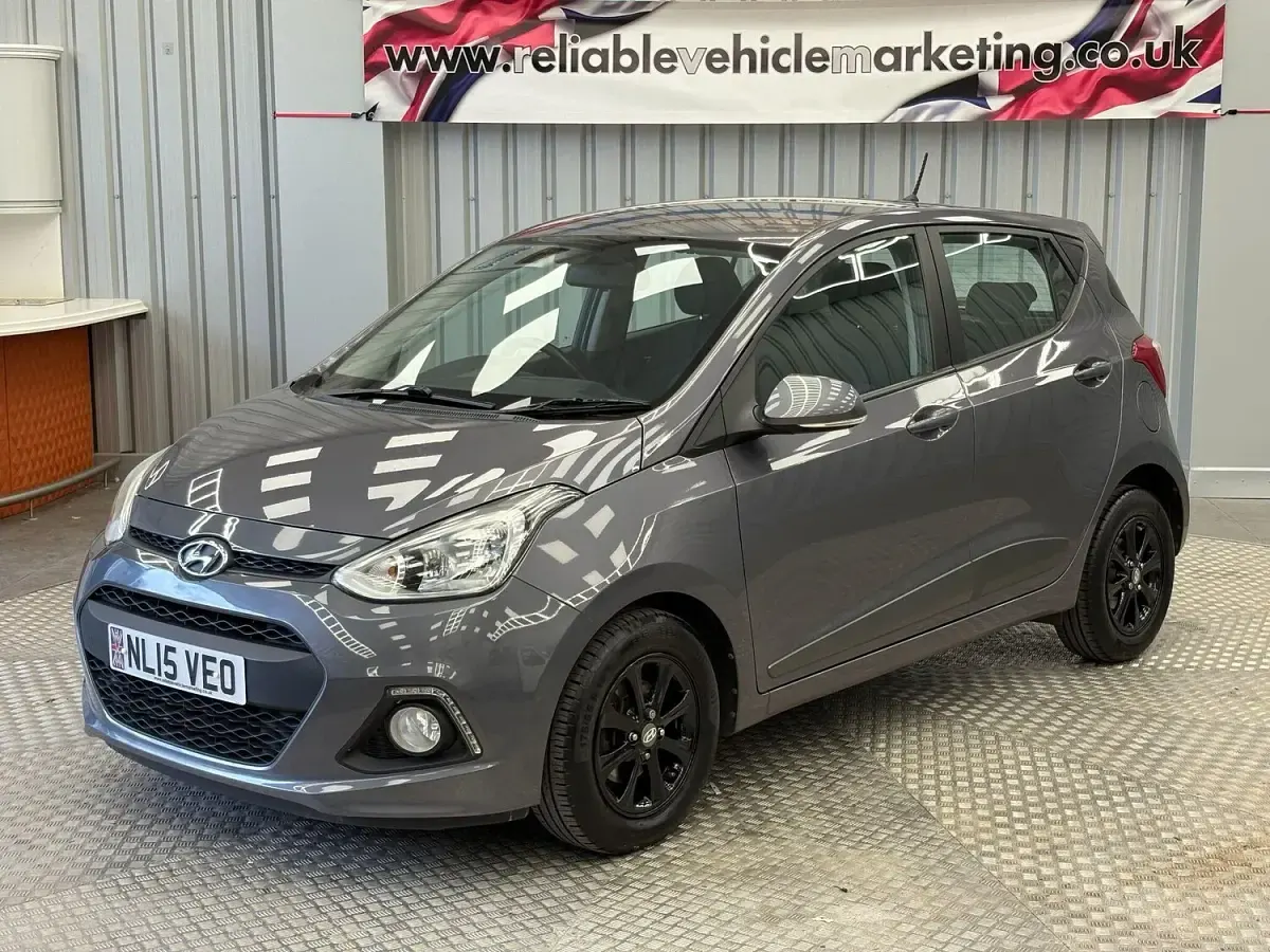 Used Hyundai i10 Premium 87 HP (63 kW) 2015 Grey Hatchback