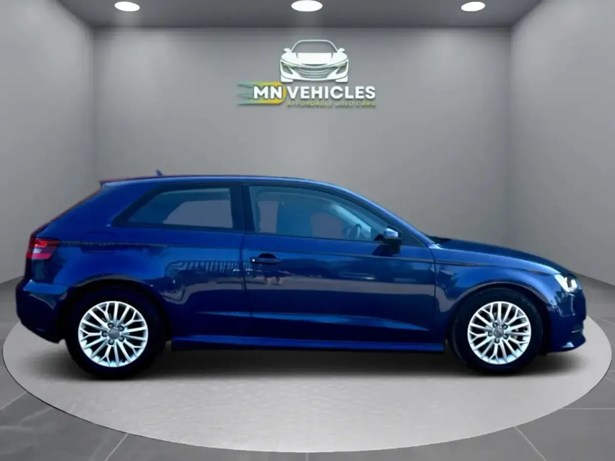 Used Audi A3 Comfort 110 HP (80 kW) 2016 Blue Hatchback