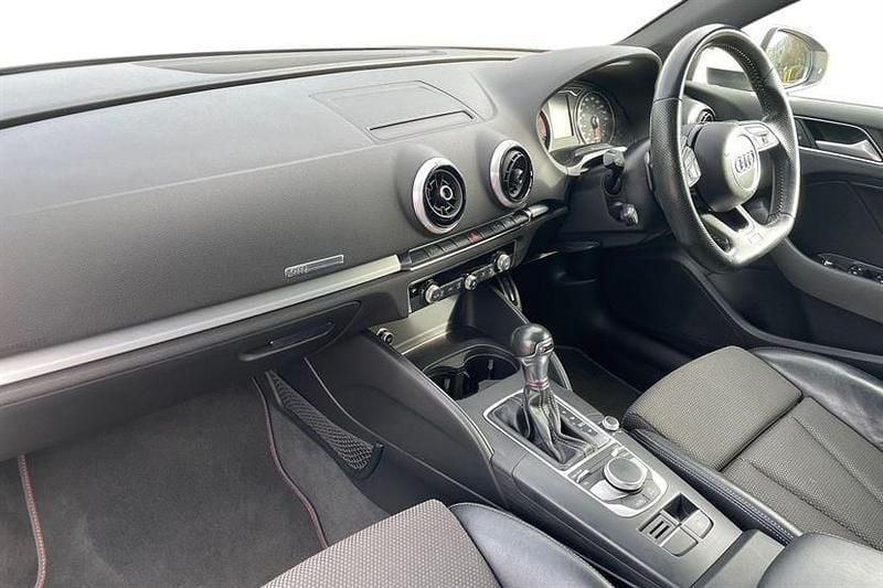 Used Audi A3 S-Line 150 HP (110 kW) 2017 White Sedan