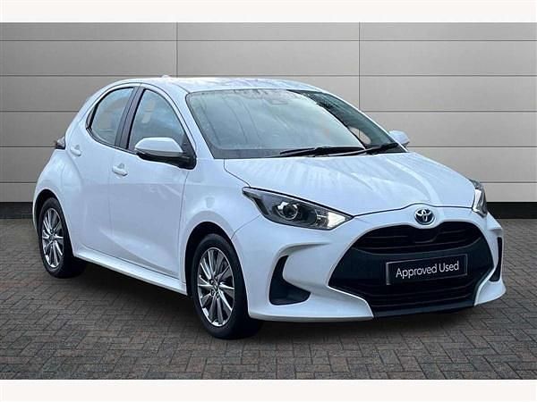 Used 2023 Toyota Yaris Hatchback | £17,595 (Good price) - Image 1/2