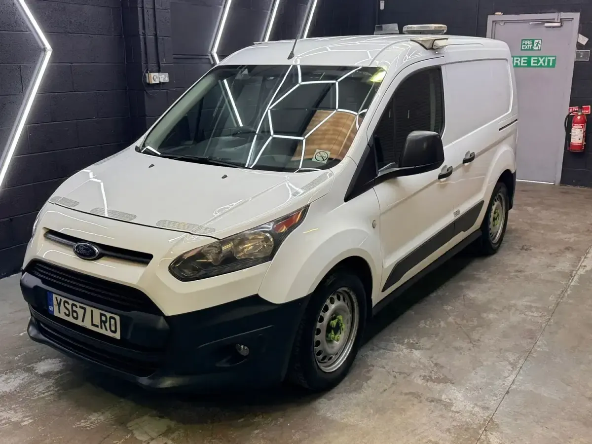 Used Ford Transit Connect 100 HP (73 kW) 2018 White MPV